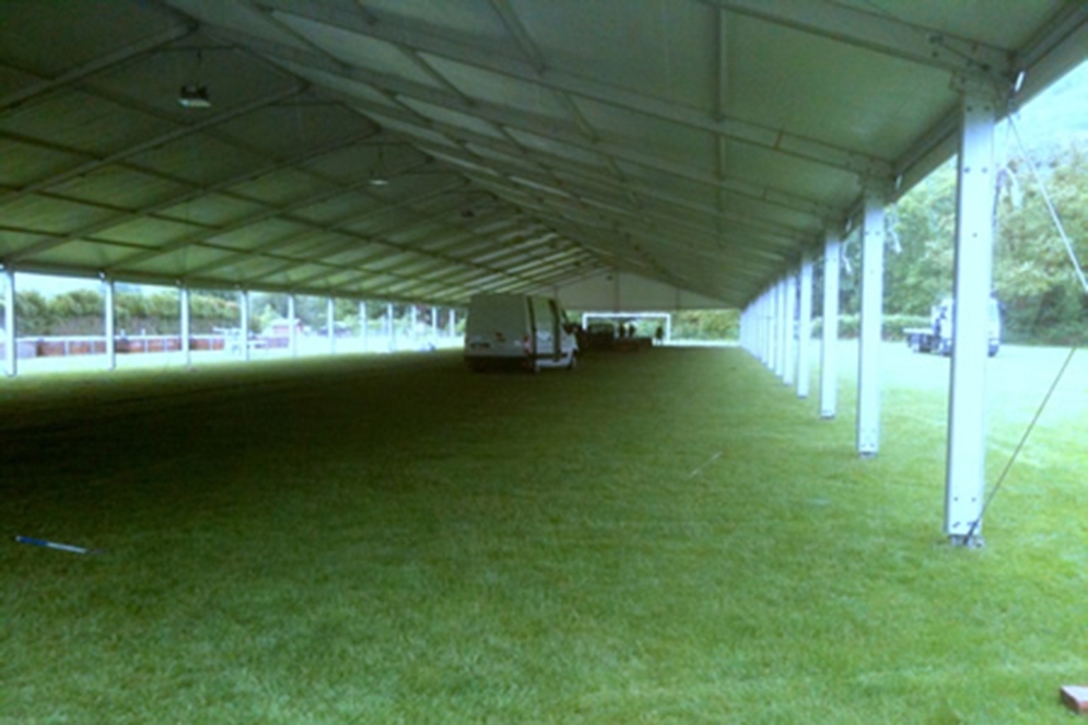Montage Plancher pour Tente Silhouette, Château de Pennautier