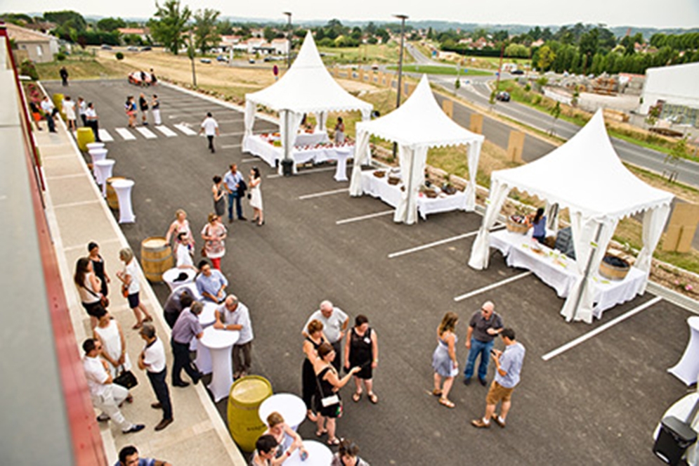 Montage Plancher pour Tente Silhouette, Château de Pennautier
